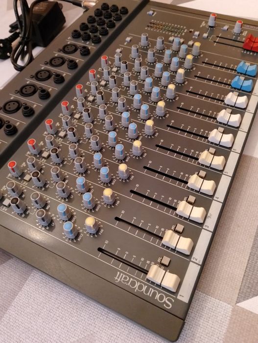 Mikser Soundcraft Spirit Folio 12-2 - używany