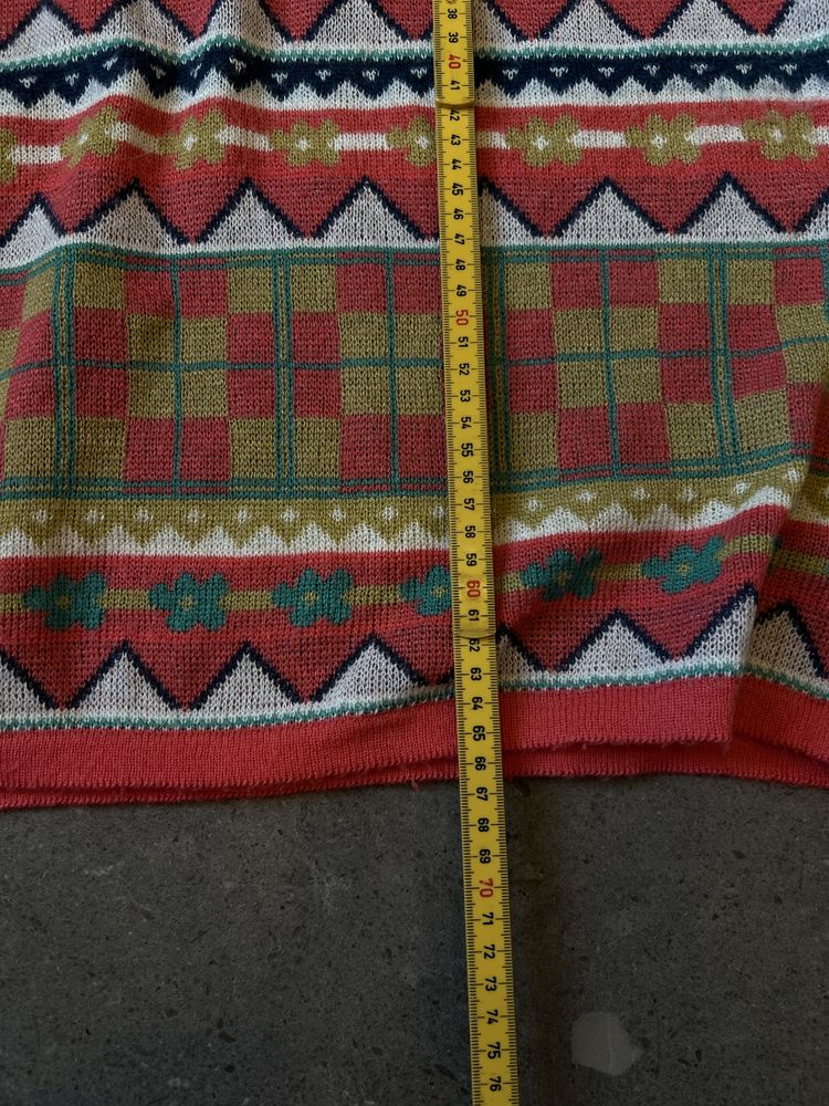 Kolorowy sweter we wzory; vintage; retro; hipsterski