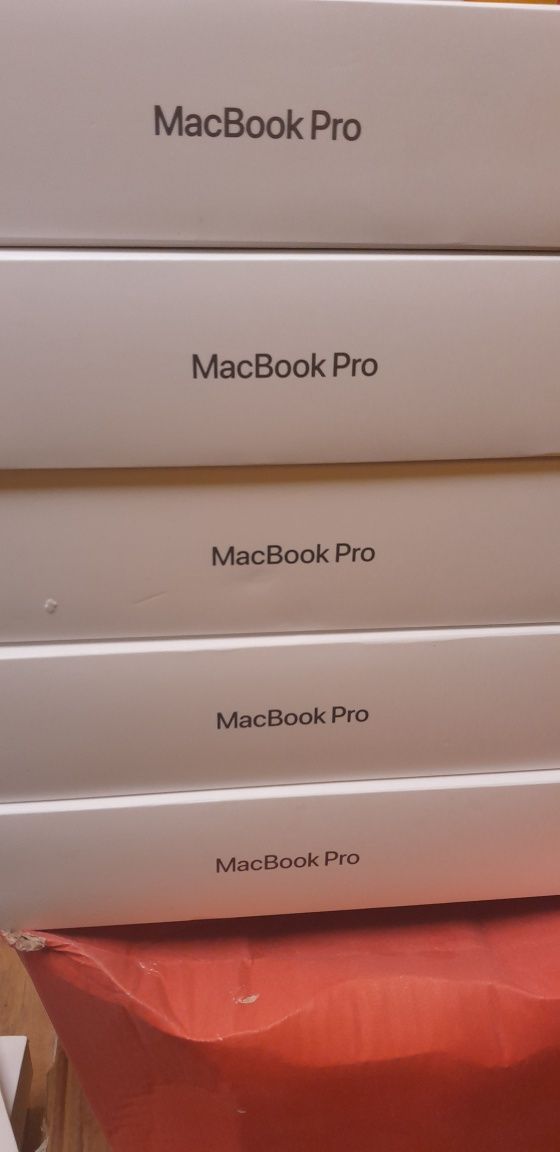 Macbook Pro 16-inch karton opakowanie oryginalnie pudelko