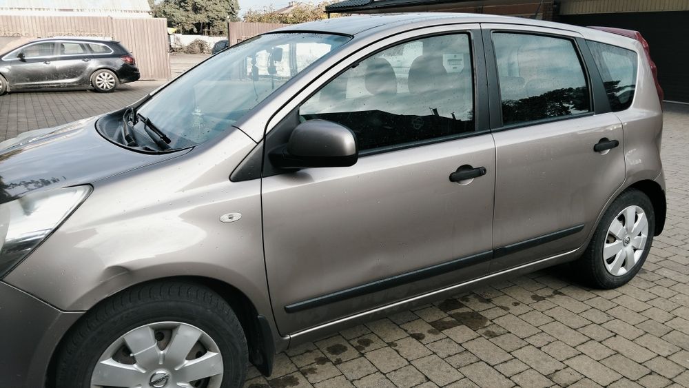 Авто Nisan Note 2012