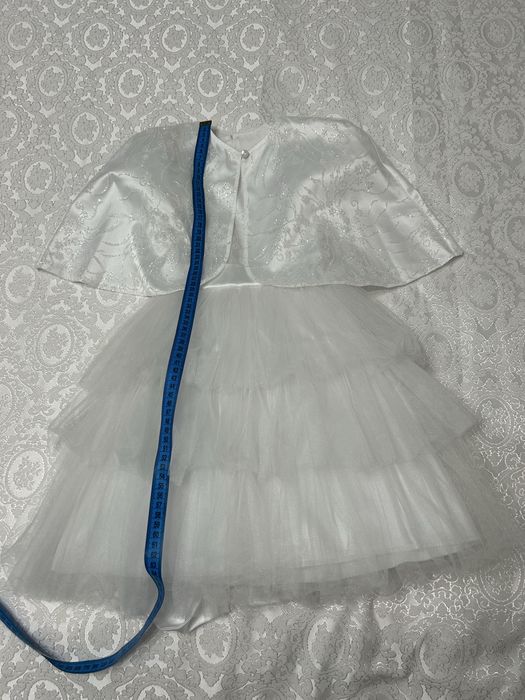Біле платтячко з накидкою ( сніжинка, ангел, королева, принцеса )