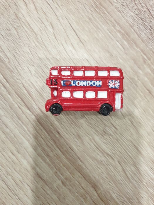 Sprzedam magnes na lodówkę lodyński autobus