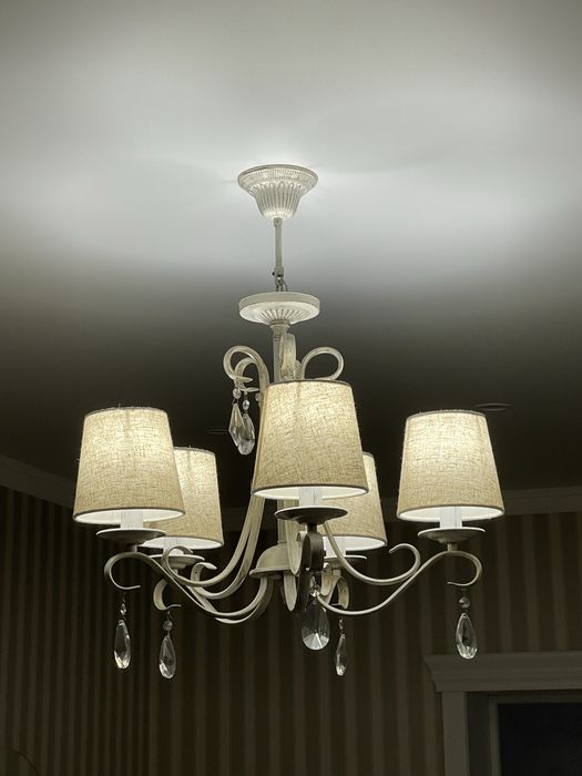 Люстра в стилі прованс