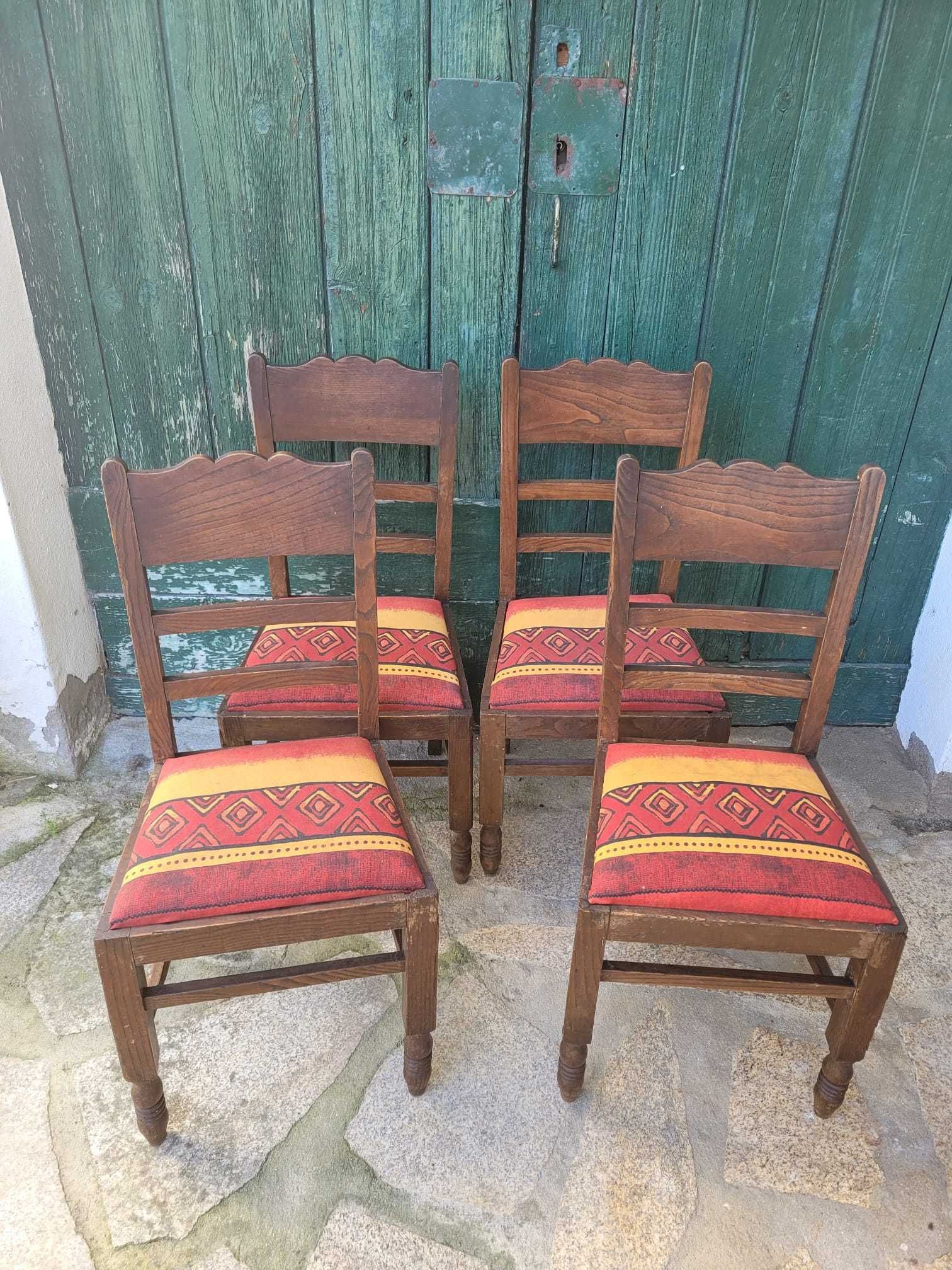 4 cadeiras de sala, estofadas