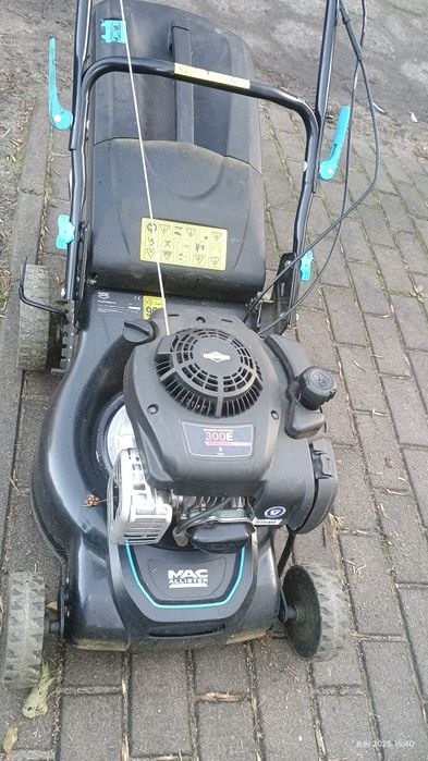 Kosiarka spalinowa z napędem