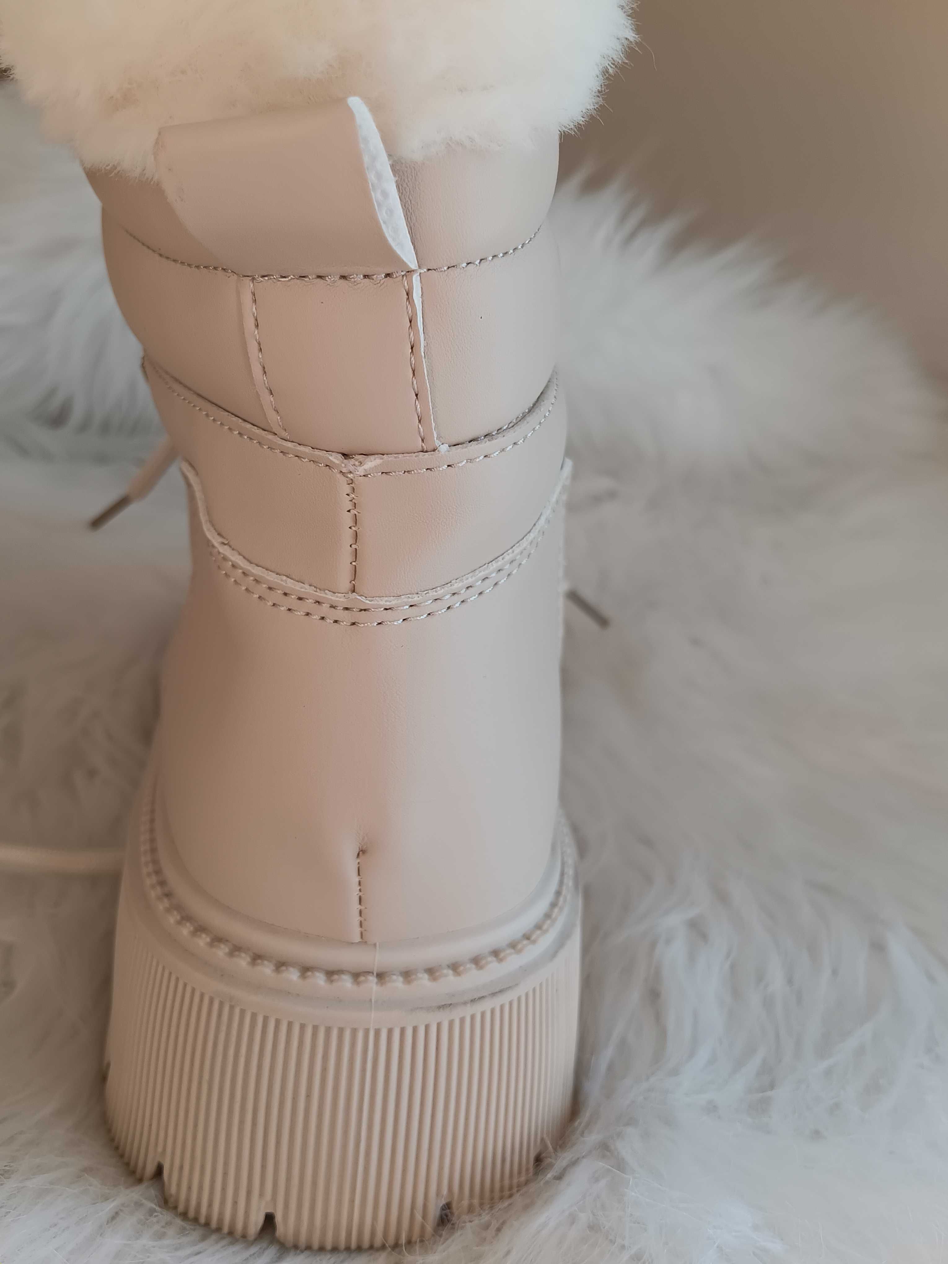 Bota Estilo Militar com Pêlo-Seaside - como novas