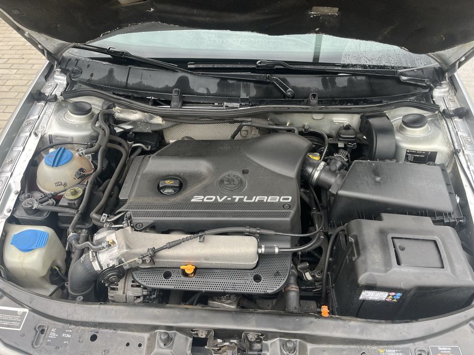 Продам  автомобіль Skoda Tour 1.8turbo