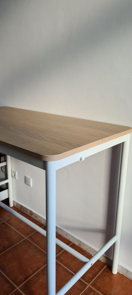 Mesa refeição, toucador, bar, reuniões