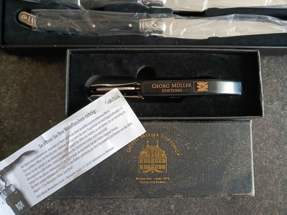 Noże do steków i otwieracz do wina