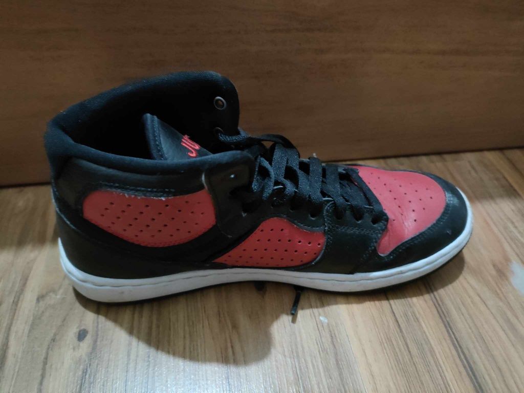 Sportowe męskie buty Jordan