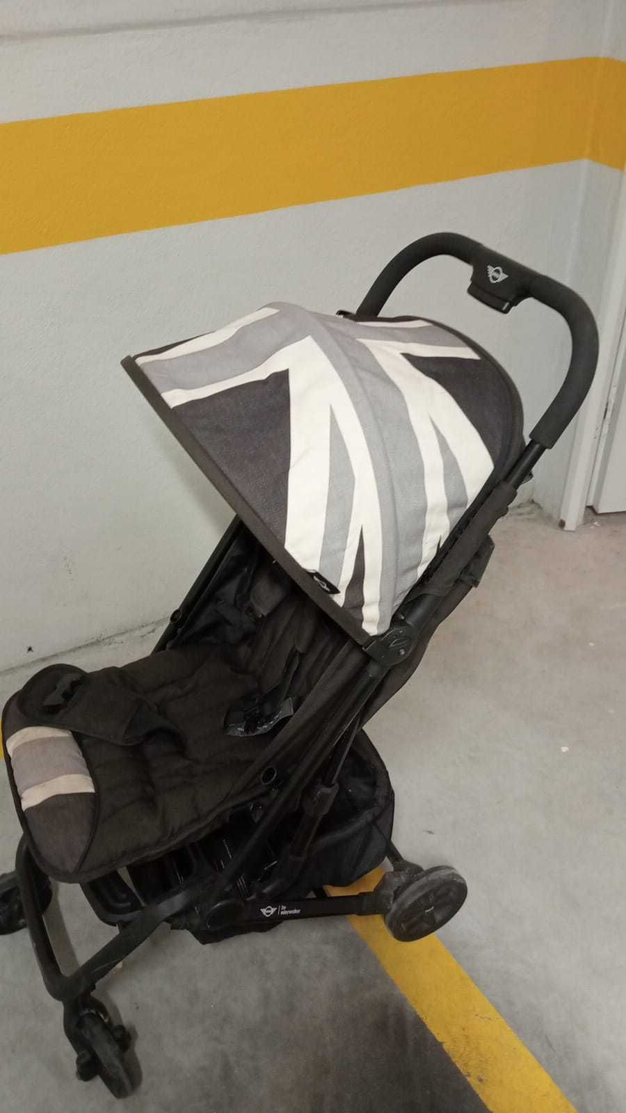 Carrinho de bebe marca Mini