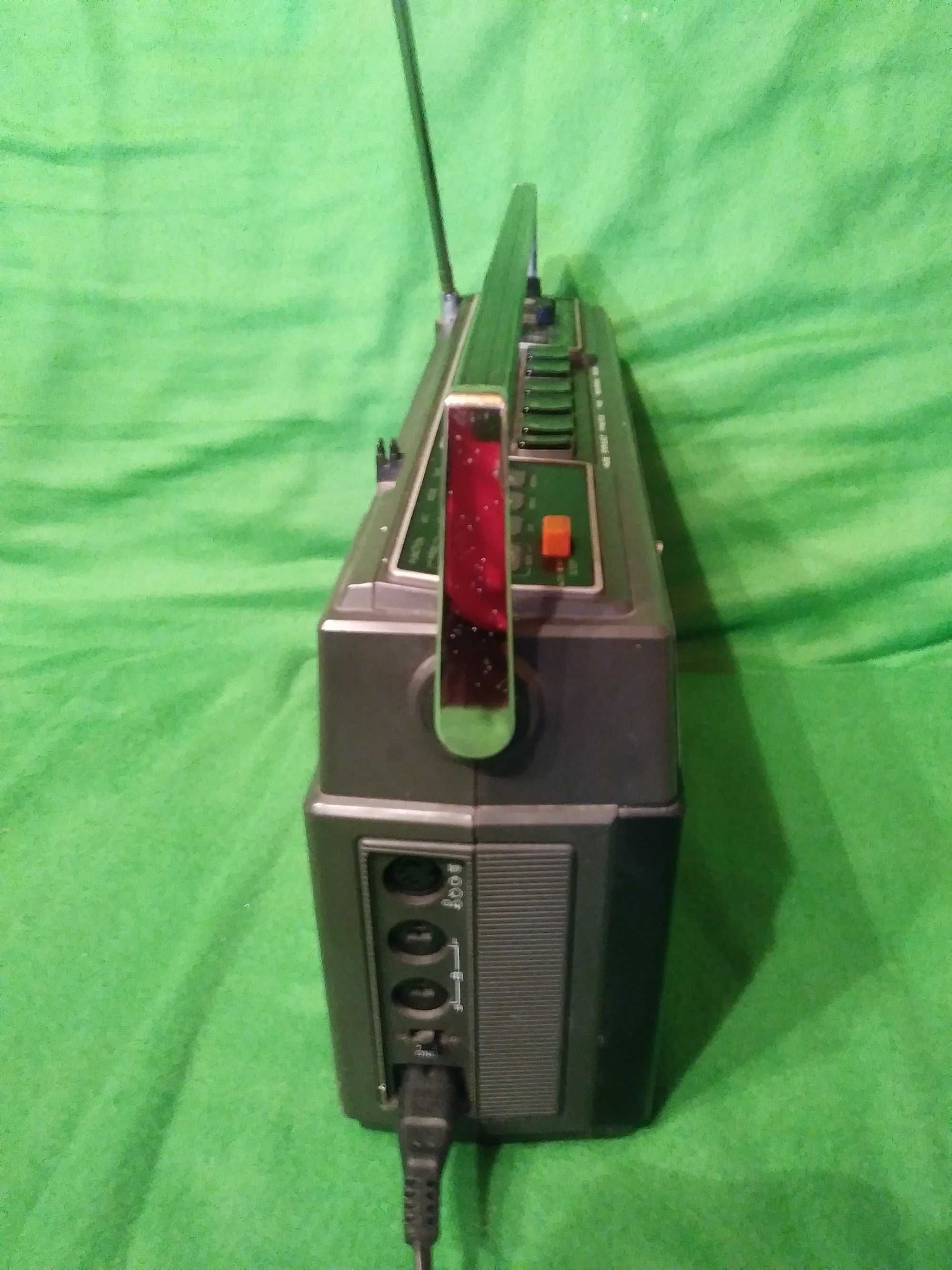 Radiomagnetofon przenośny Aiwa TPR-910