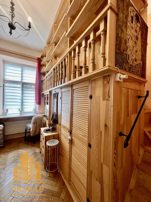 Продам 3-х кім квартиру + приміщення під оренду (25 м.кв.)