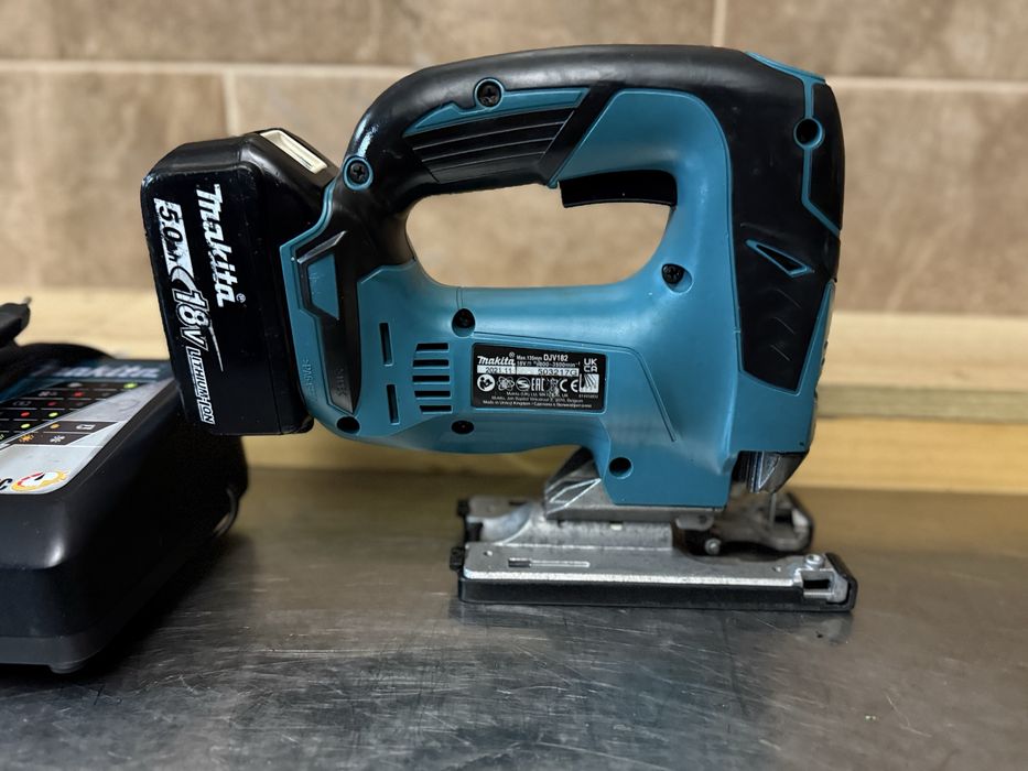 Акумуляторний лобзик Makita DJV 182