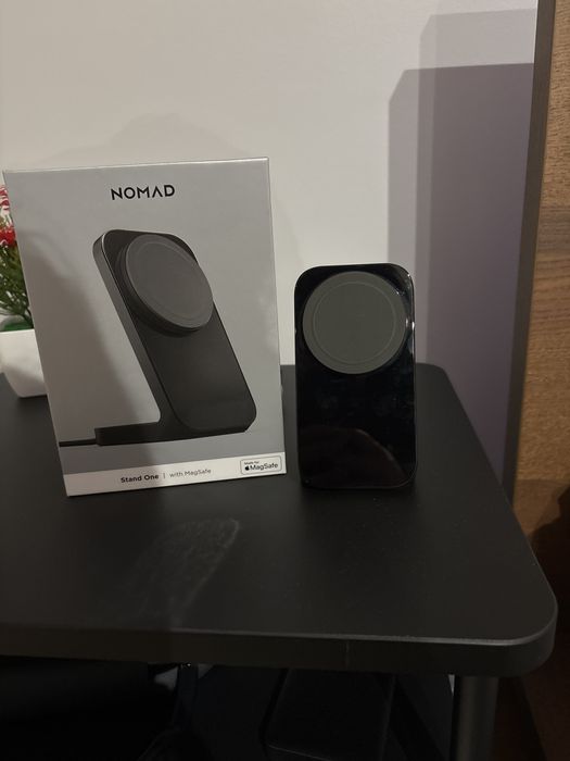 Nomad stand one magsafe charger