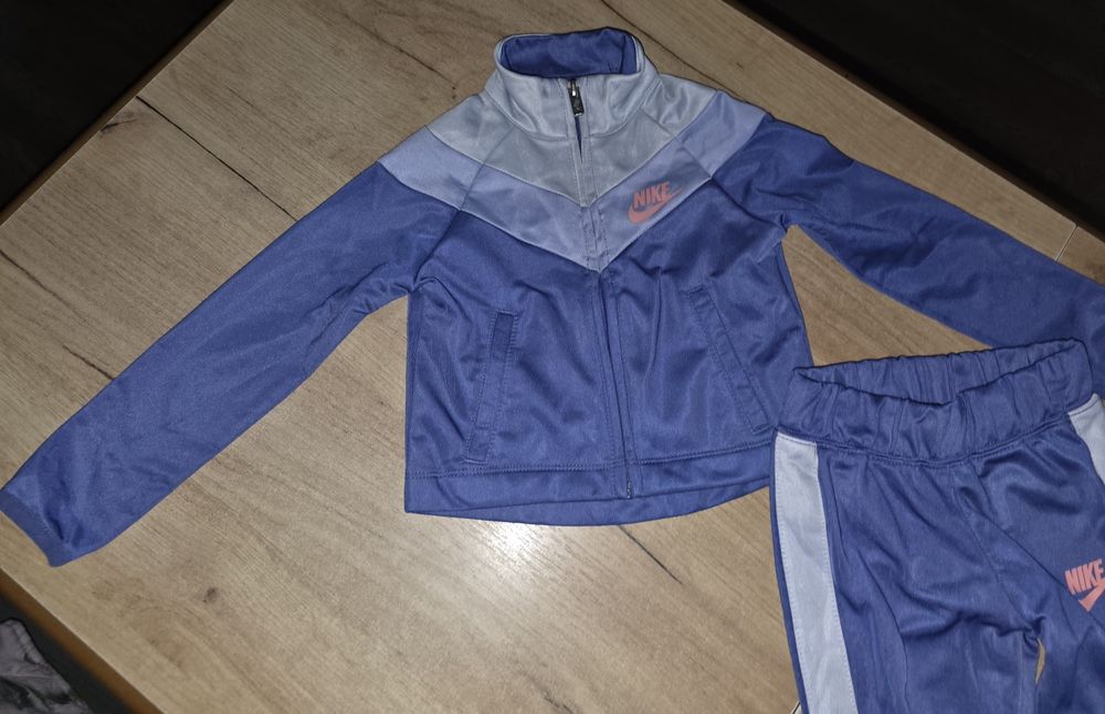 Piekny Dresik Nike 86/92cm