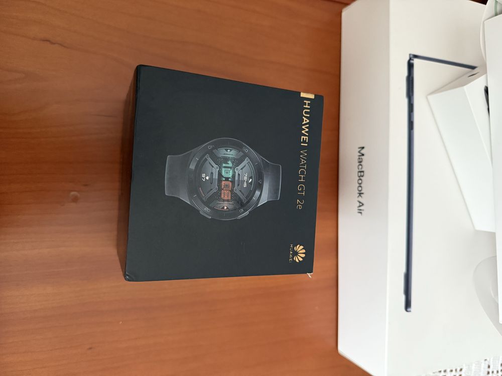 Huawei whatch e2