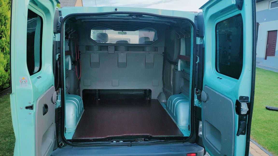 PIĘKNY OPEL VIVARO*1.9 DTI*5 osób*klima*6 biegów