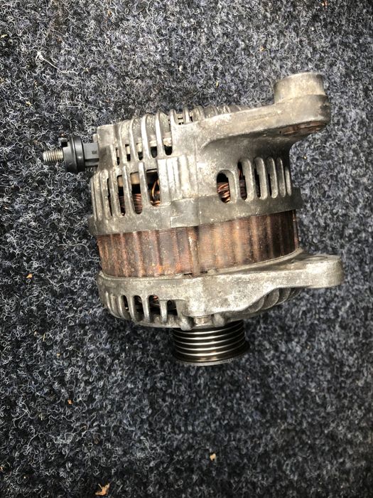 Продам генератор на мазду 3 2013 року