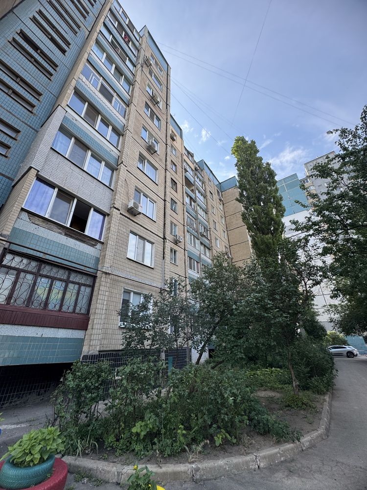 Продам Двухкомнатную квартиру на Втором Восточном ул.Сахарова.