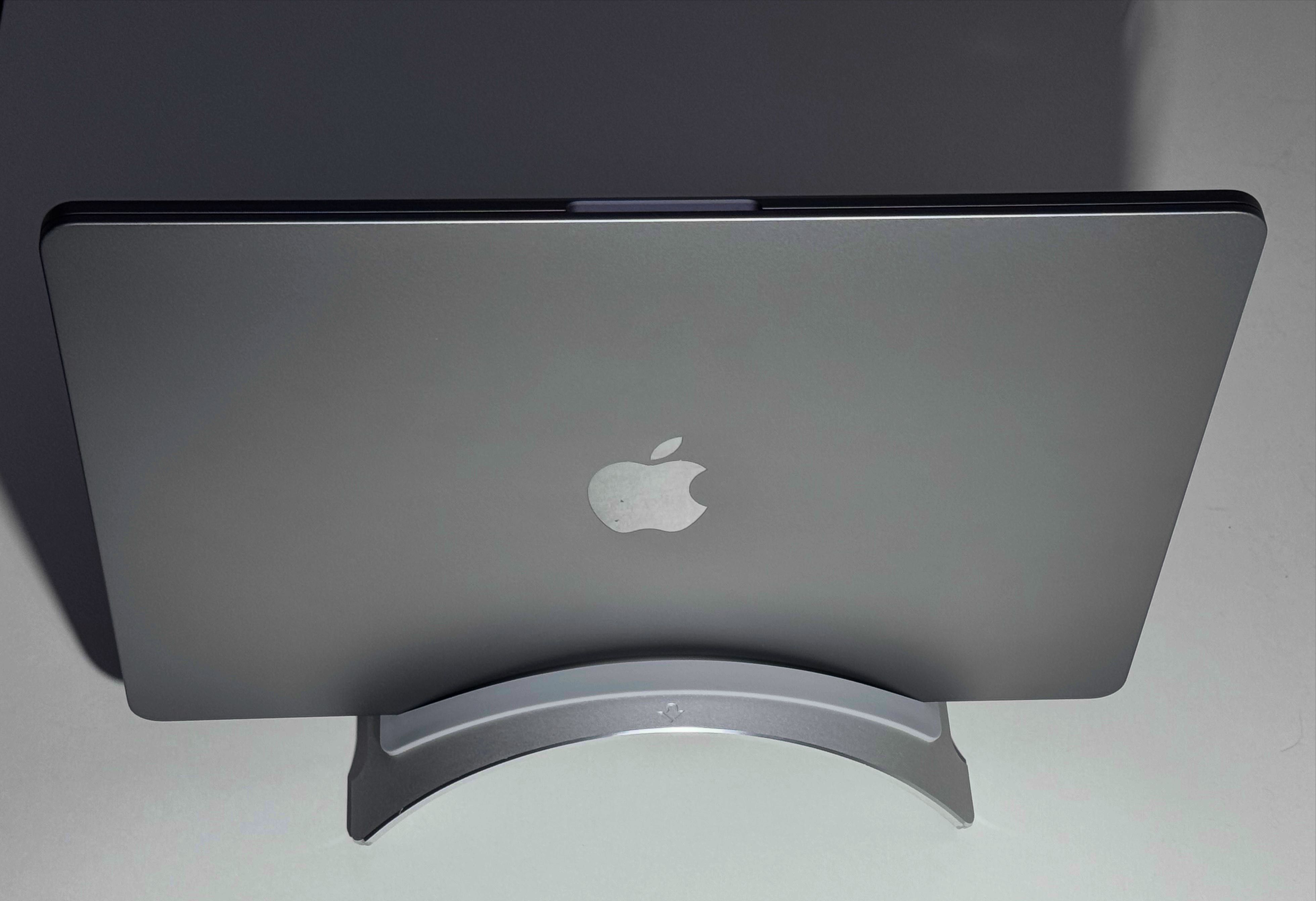 Apple MacBook Air 15 M2/24/500 A2941 +Twelve South BookArc +Trust Quno