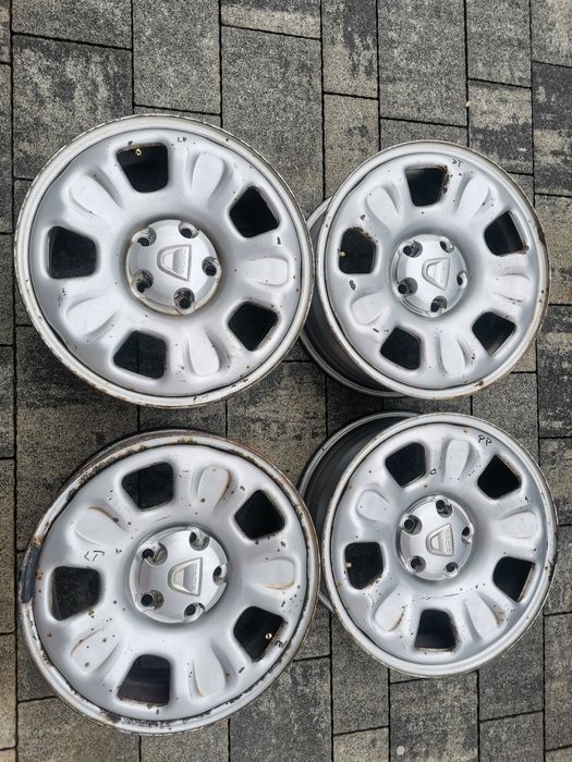 Felgi Dacia Duster 16 6,5j 5x114,3 ET 50 z
