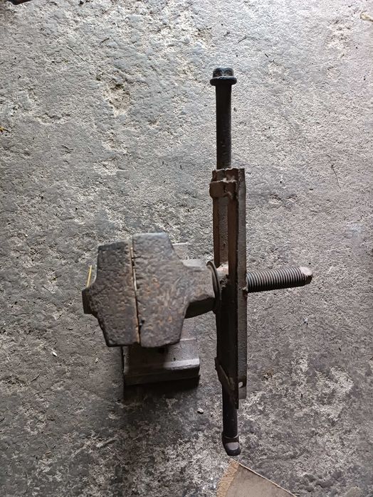 Продам лещата слюсарські