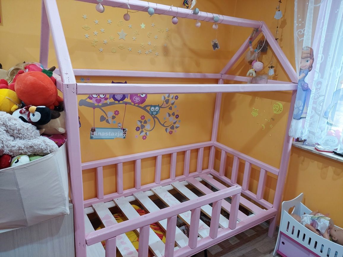Łóżko domek różowe