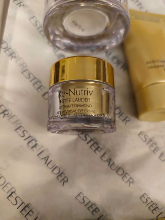 Estee lauder Re-Nutriv kosmetyki dodatki