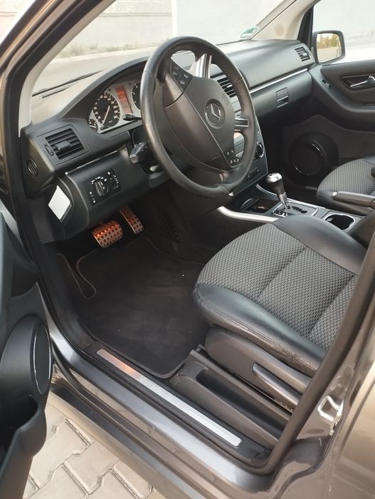 Mercedes-Benz B180 W245,бензин,автомат 2010года