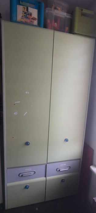 Piętrowe łóżko z biurkiem i zestawem do pokoju dziecka