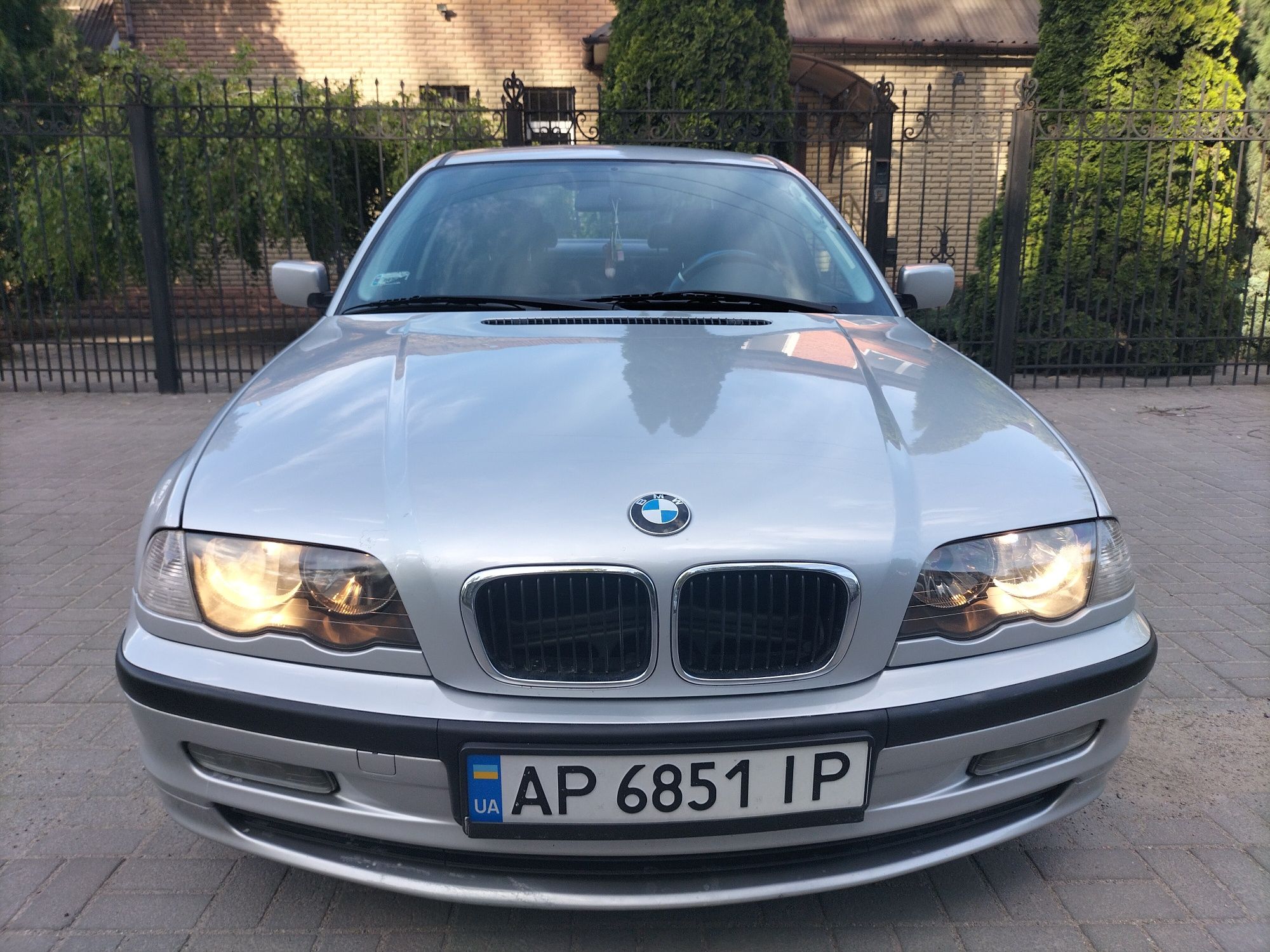 Продам авто BMW 3 Series