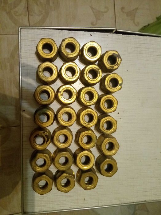 Гайка накидна для кисневого редуктора