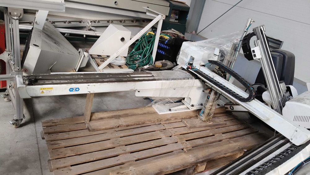 Robot do wtryskarki manipulator 3-osiowy CNC picker do wtryskarki