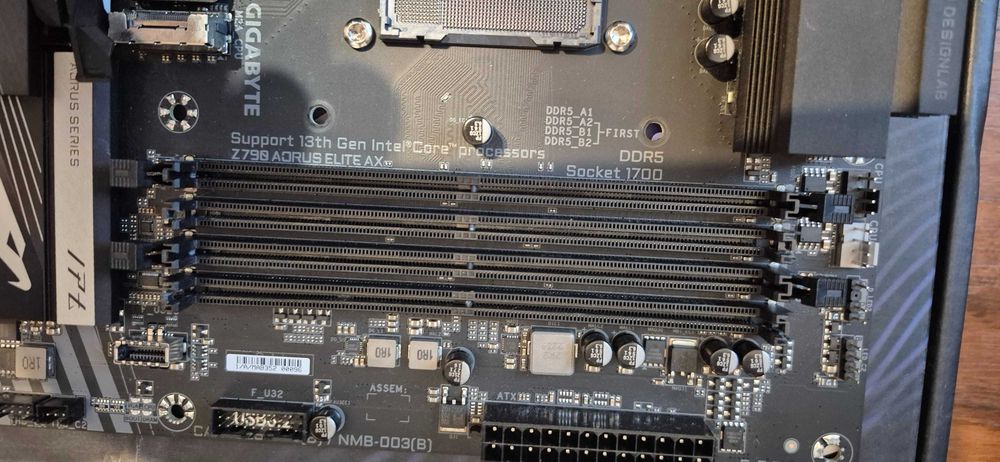 Материнська плата Gigabyte Aorus Z790 Elite Wifi 7 DDR5