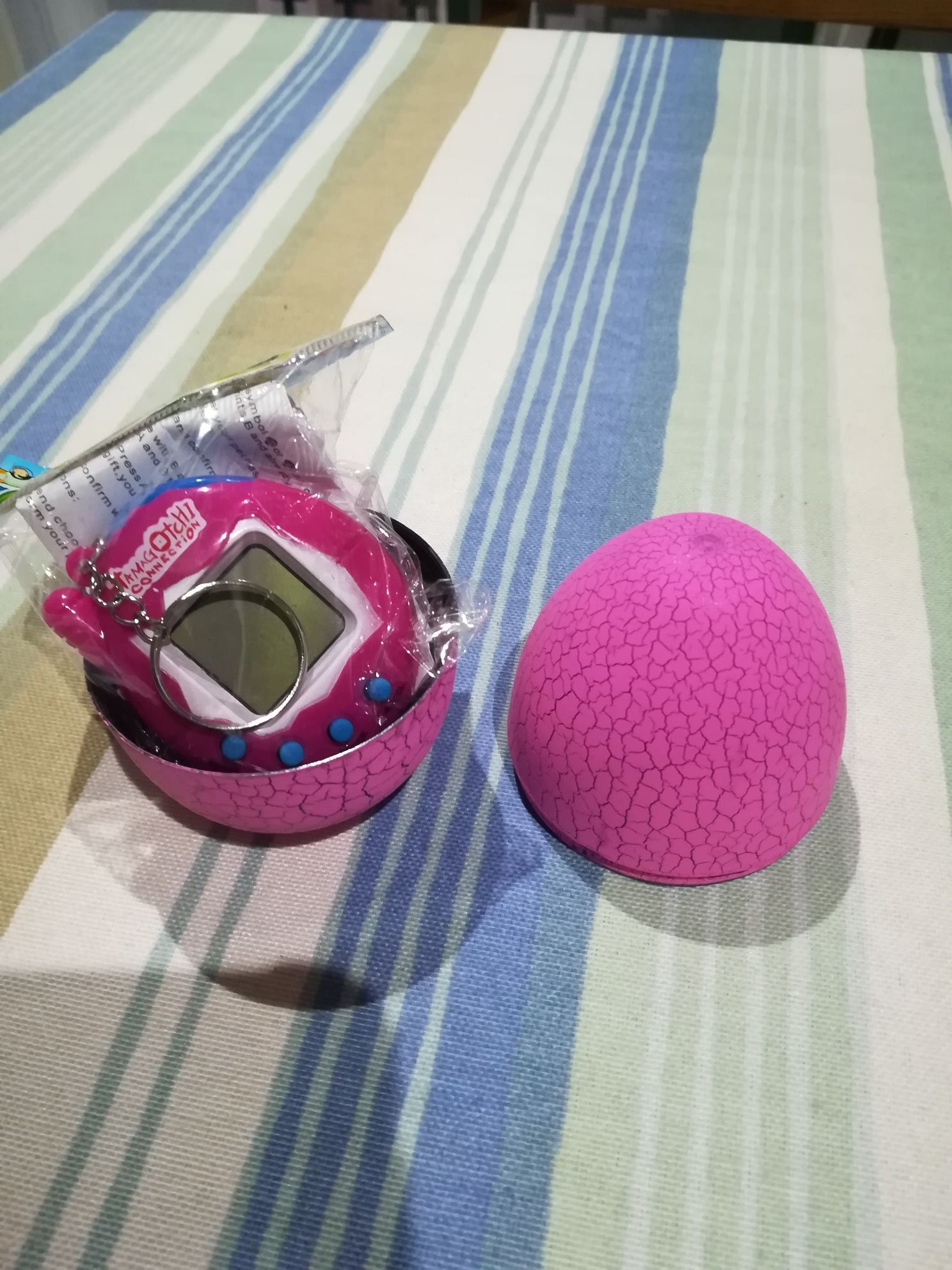 Tamagotchi Rosa com caixa