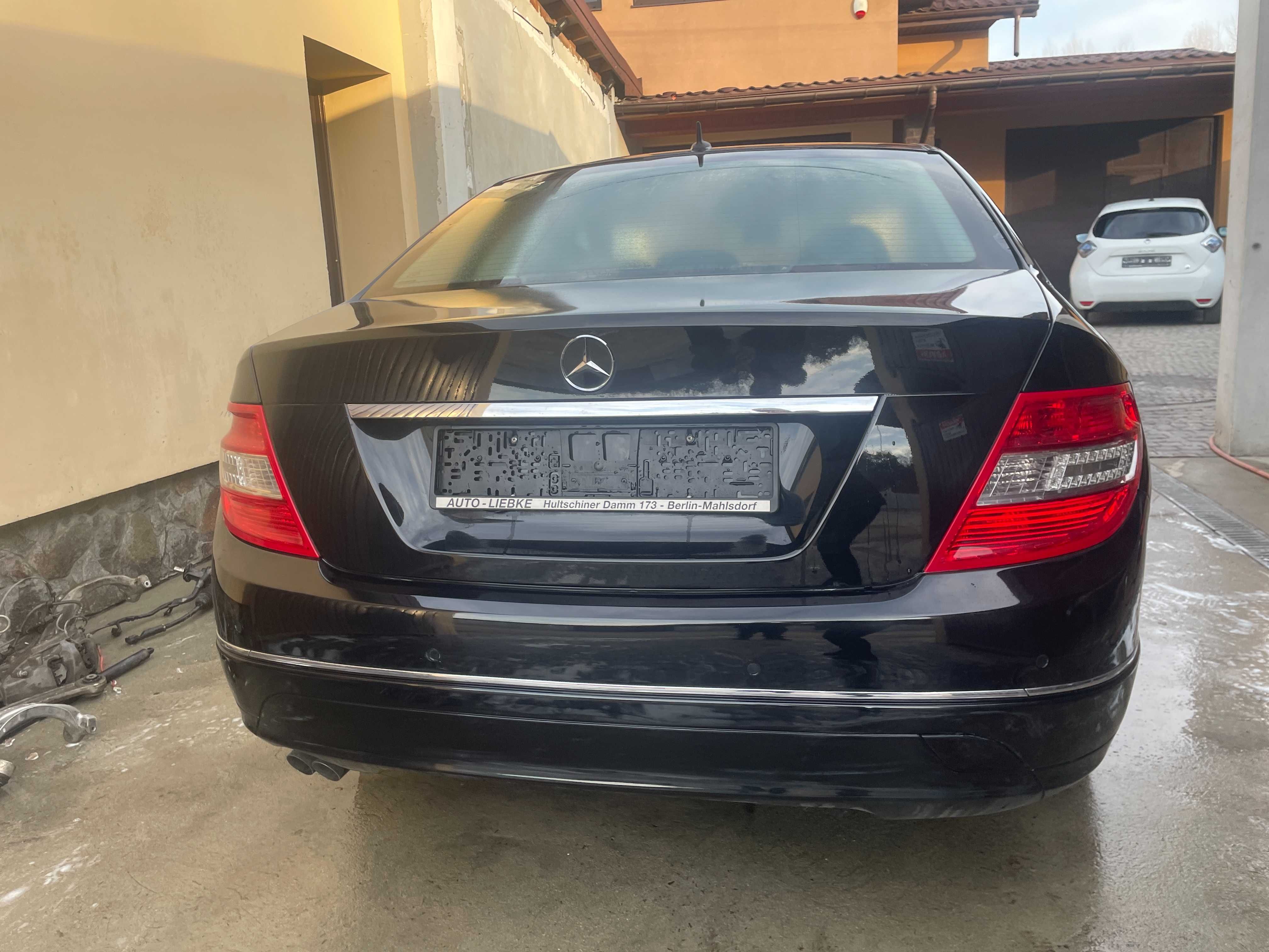 Бампер задній Mercedes W204 2007-11 седан 197-фарба