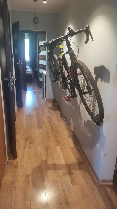 Uchwyt wieszak rowerowy za pedał na ścianę dwie sztuki