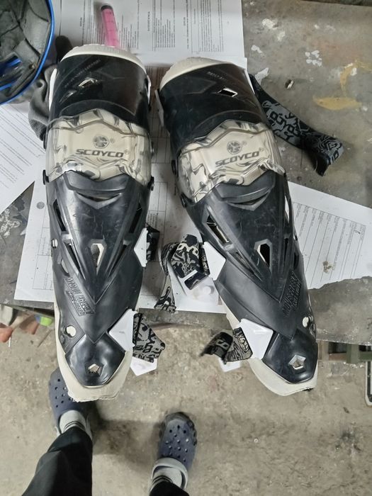 Мото наколінники 1200 грн