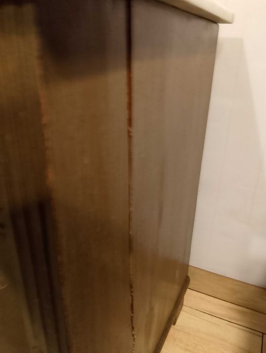 Komoda drewniana z marmurowym blatem