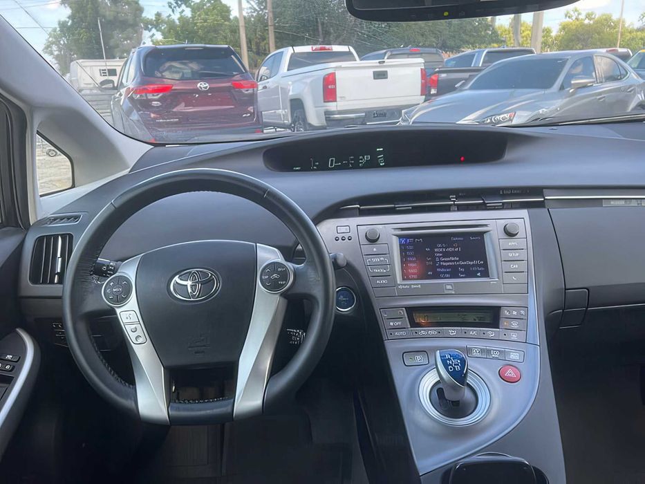 Toyota Prius      2015