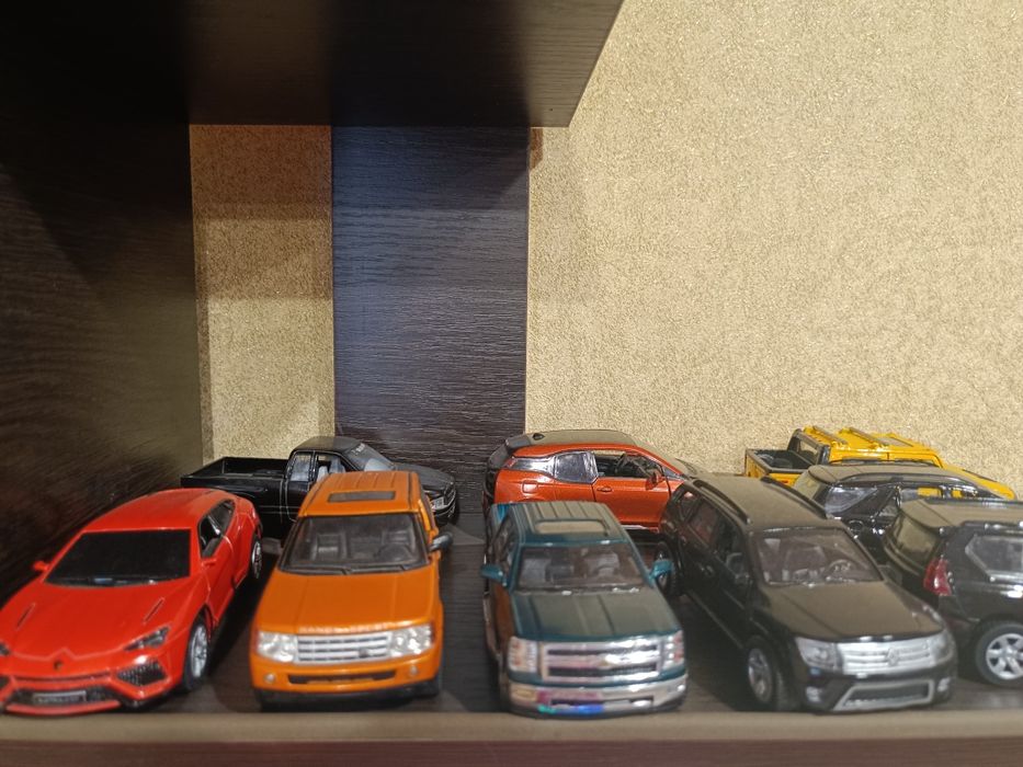 Продам модельки машин