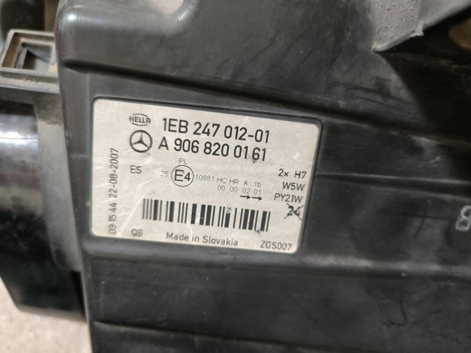 Sprinter Farol esquerdo 75€