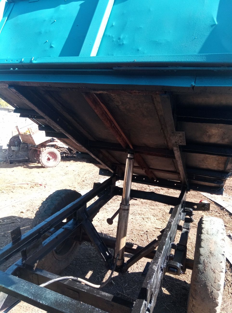 Продам прицеп 1 птс-2.