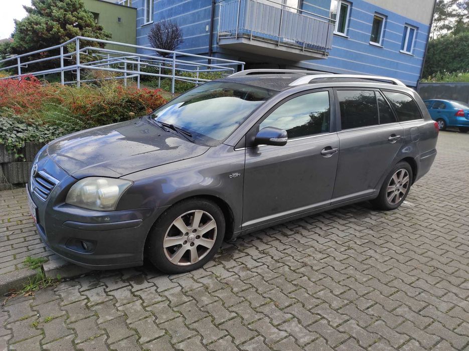sprzedam Toyota Avensis T25