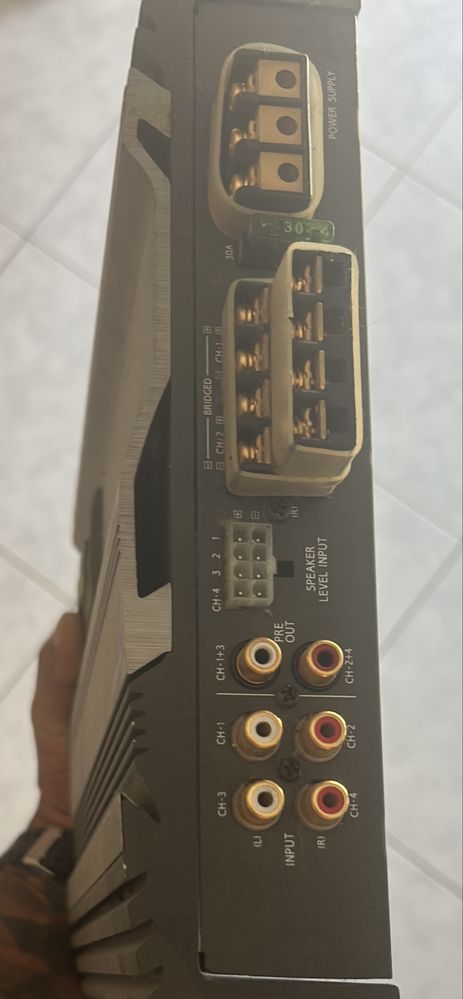 Amplificador Alpine mais Subwoofer Focal