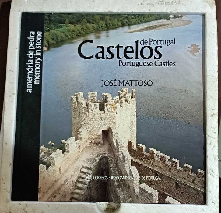 Livro com selos de coleção