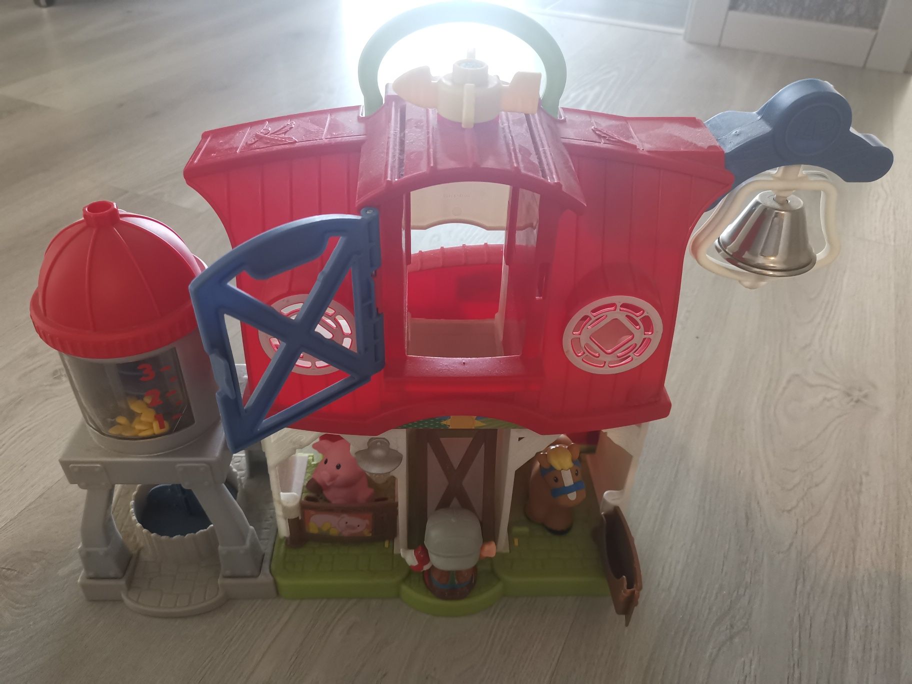 Quinta fisher price little people Quinta que fala e cuida dos animais