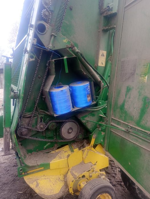 Prasa John Deere 550