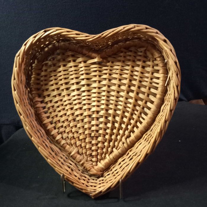 Cesto coração em verga
